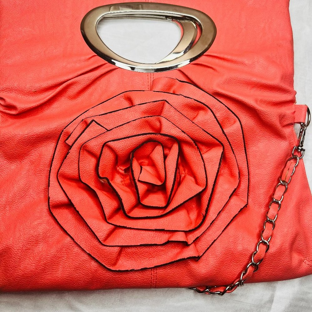Luxury Coral Rose Statement Bag – Sculptural Design, Like New, 33×33 cm